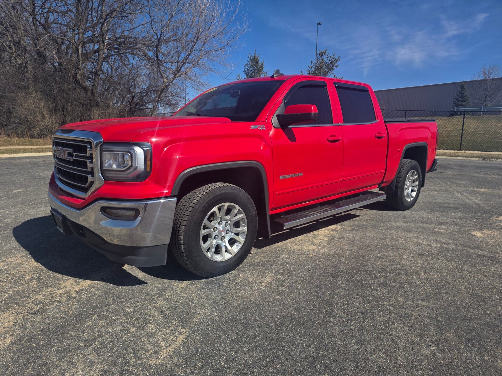 2018 GMC Sierra 4WD Crew Cab Short Box SLE's photo