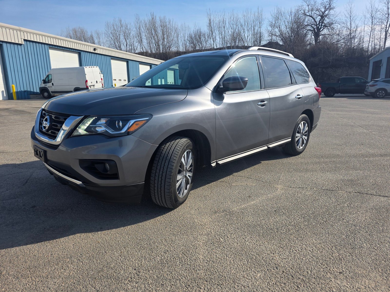 2020 Nissan Pathfinder SV